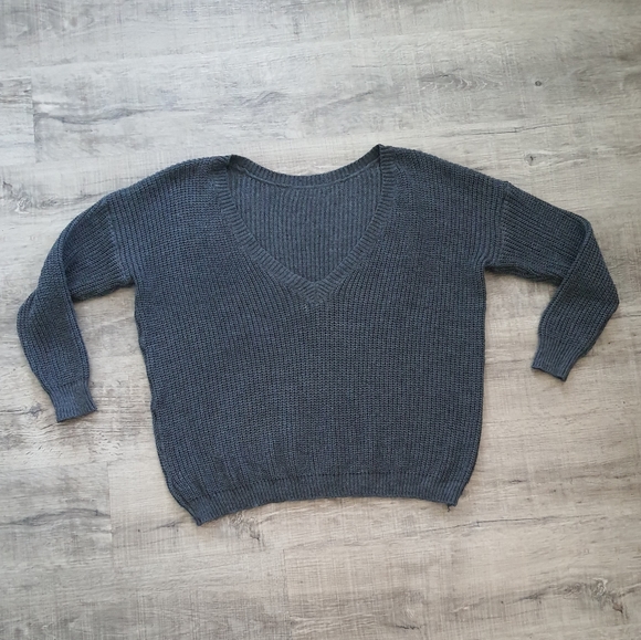 Women's Gray Cable Knit Oversized Sweater - Picture 2 of 7